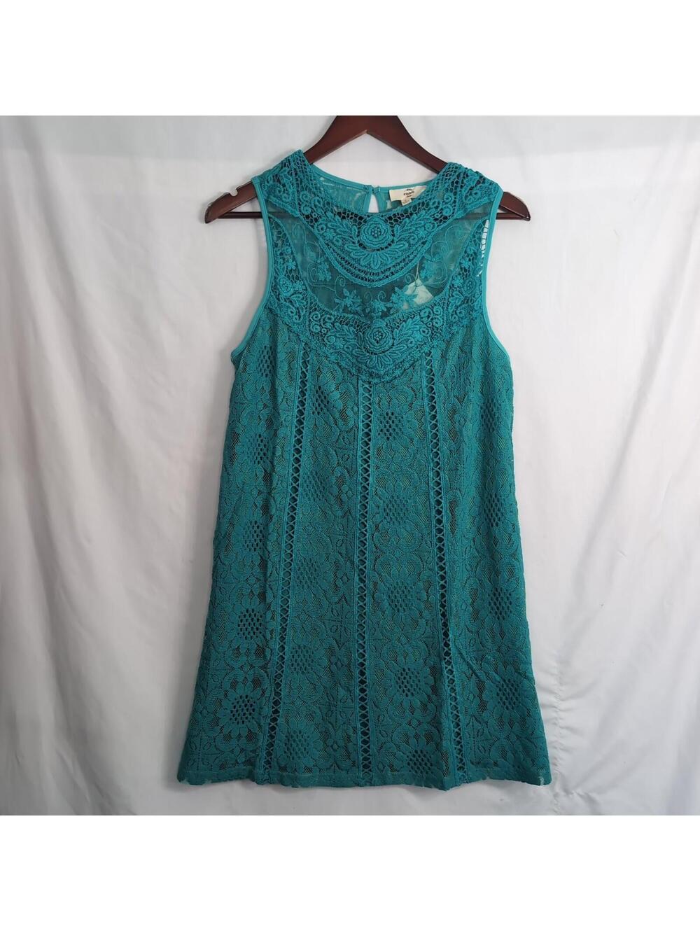 Entro Sleeveless Lace Overlay Shift Dress Size- Small